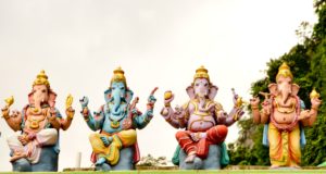 हिन्दू धर्म में 33 करोड़ देवता हैं या 33 प्रकार के ?